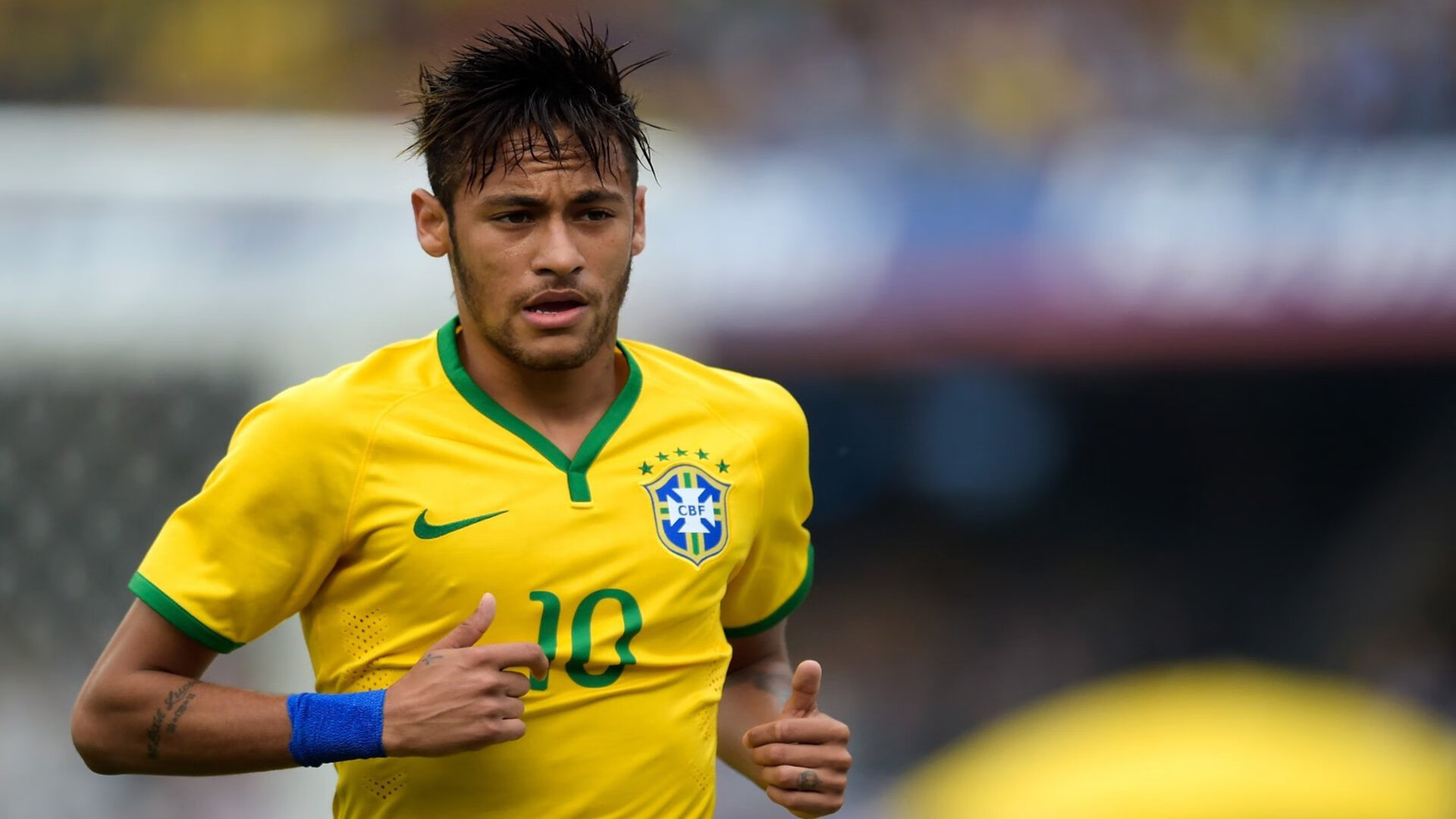 开云·体育官网-水上跃动—水上瑜伽引领健康新风潮，水上运动