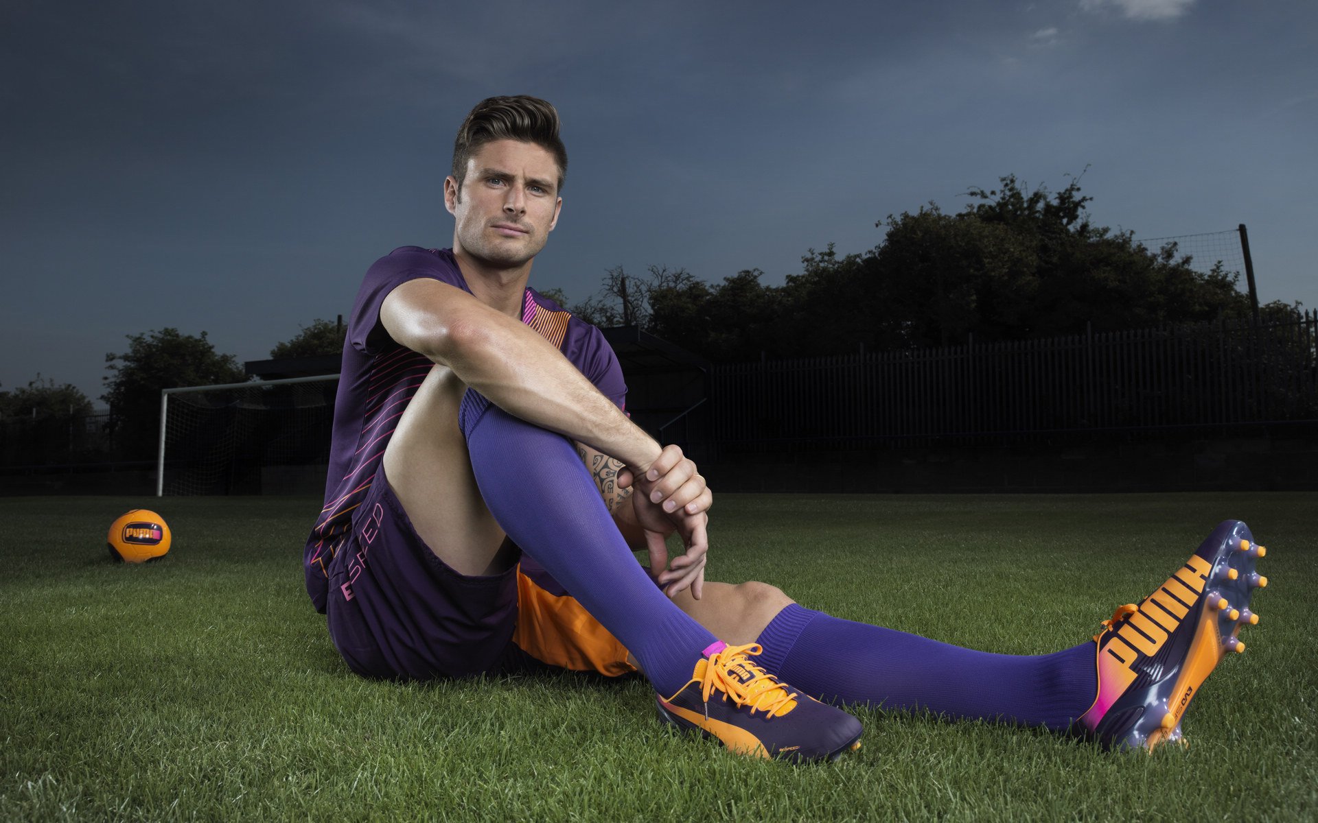 李恩:凭借强大的防守与进攻能力,他为全黑队赢得了无数比赛机会